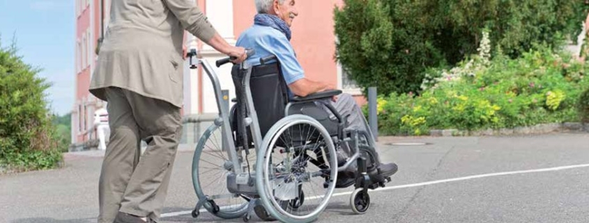 rahm_Schiebe- und Bremshilfe für den Rollstuhl