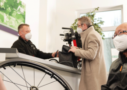 Am neu geschaffenen Servicepoint werden die Hilfsmittel repariert und ausgegeben.
