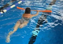 Schwimmen mit Prothese