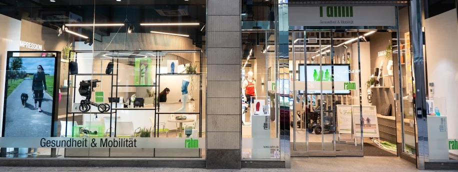 Schaufenster mit dem Schriftzug "Gesundheit & Mobilität"